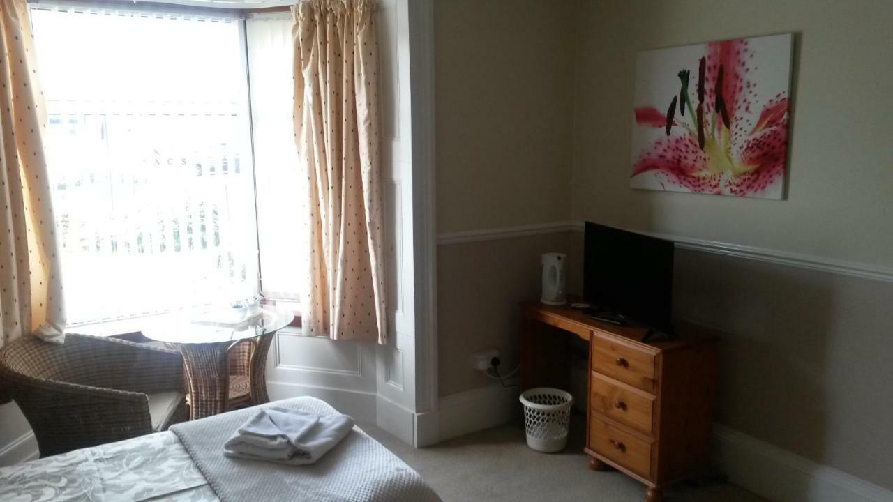 Beeches Guest House Дайс Екстериор снимка